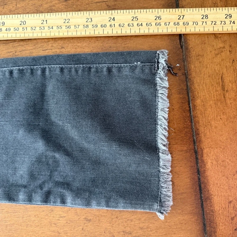 Free People Women Faded Black‎ High Rise Raw Hem Straight Leg Jeans Size 25